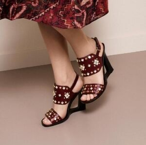 Tory Burch Kingsbridge Mirrored Studded Wedge Sandals sz. 7